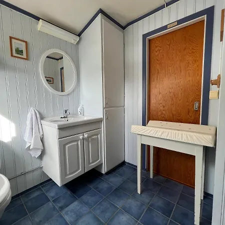 Tatil Evi Charming Norwegian Farmhouse By The Fjord Isfjorden